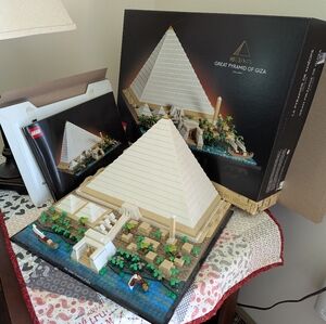 LEGO Great Pyramid of Giza with Cream and Tan Bricks